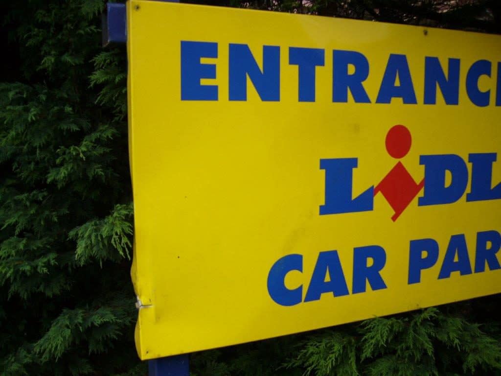 Lidl Sign Graffiti Cleaning - After