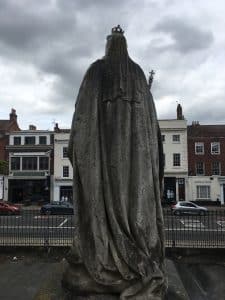Queen Victoria Statue Steam Cleaned with Doff machine - back before cleaning