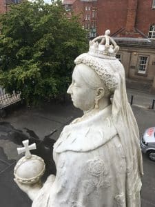 Queen Victoria Statue Steam Cleaned with Doff machine - side after cleaning