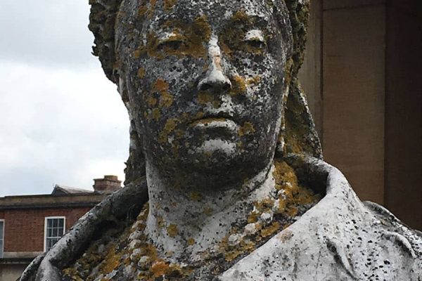 Queen Victoria Statue Steam Cleaned with Doff machine - face before cleaning